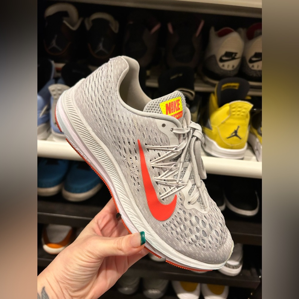 Nike running shoes size 7W